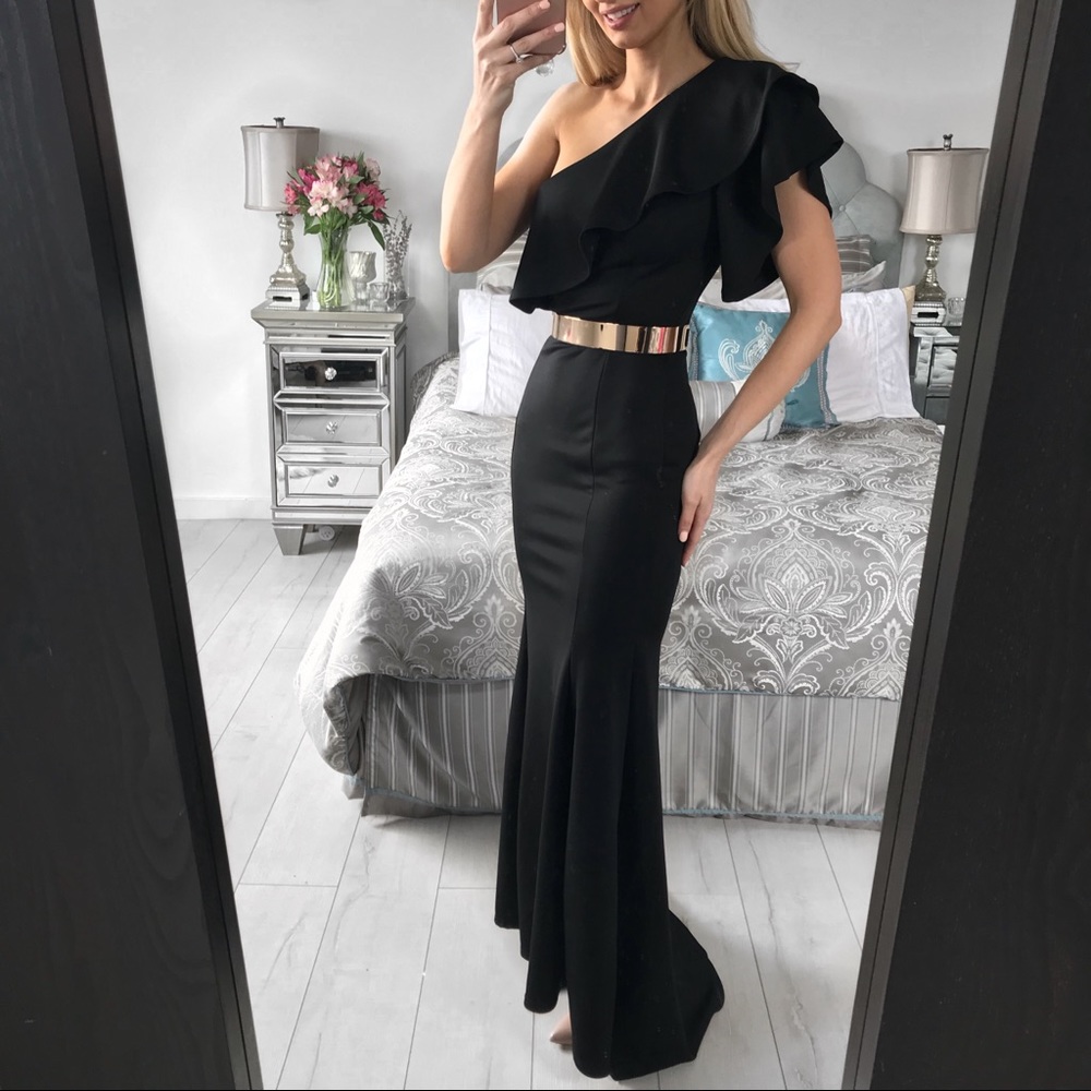 LAST ONE!! Black One Shoulder Ruffles Dress - Picture 3 of 8